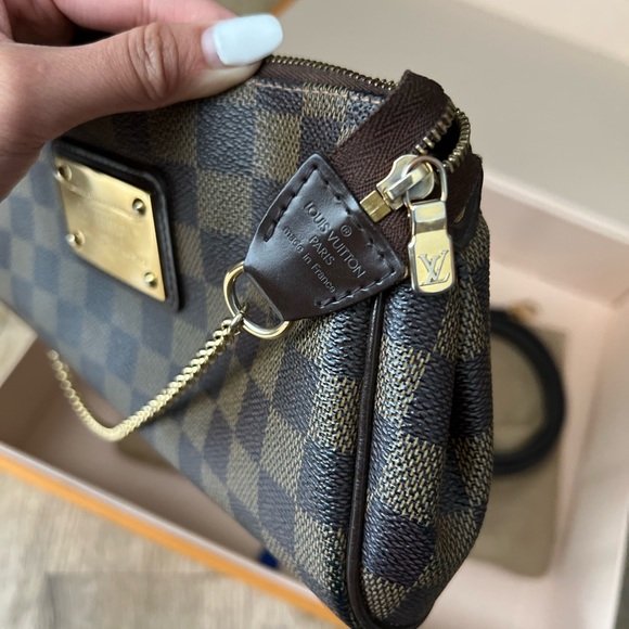 ❌SOLD❌✨AUTHENTIC Eva Clutch in Damier Ebene✨ - Picture 8 of 13